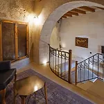 Design Cave 4*