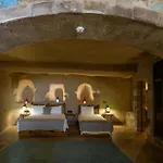 Hotel Design Cave 4*