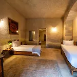 Design Cave Hotel