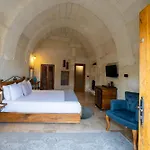Design Cave 4*