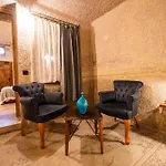 Hotel Design Cave 4*