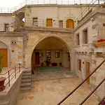 Design Cave Hotel 4*