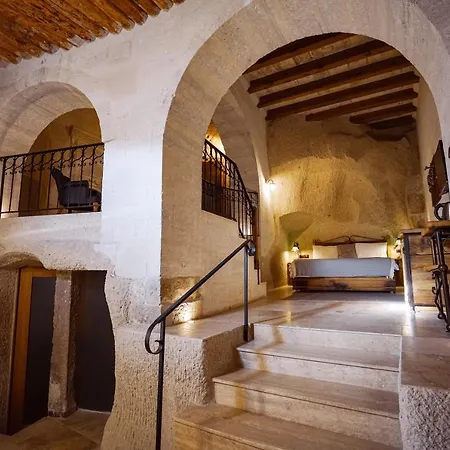 Design Cave 2* Γκόρεμε