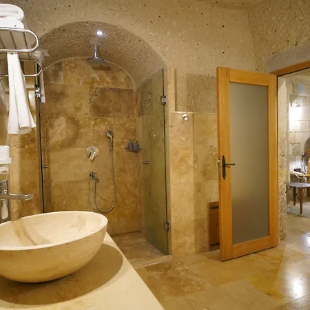 Design Cave 2* Γκόρεμε