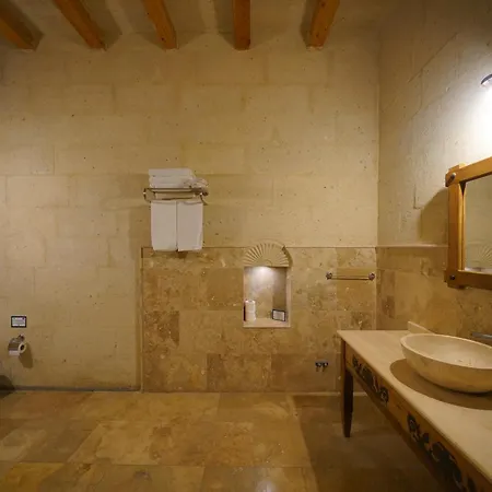 Design Cave Hotel 2*