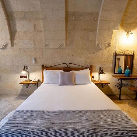 Design Cave מלון 4*