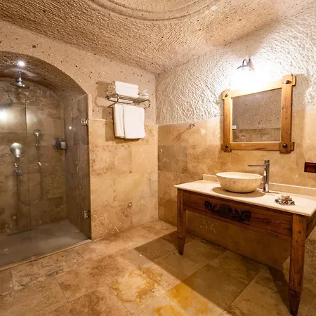 מלון Design Cave