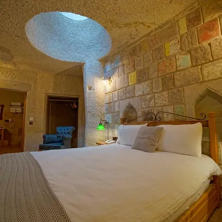 Design Cave Ξενοδοχείο 2*