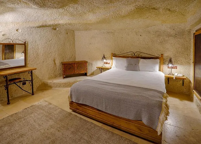 Design Cave Hotel 2*